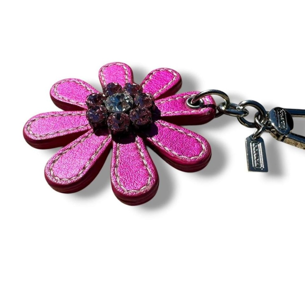 Y2K COACH Crystal Rhinestone Metallic Pink Flower Daisy Bag Charm Keychain - Picture 2 of 4